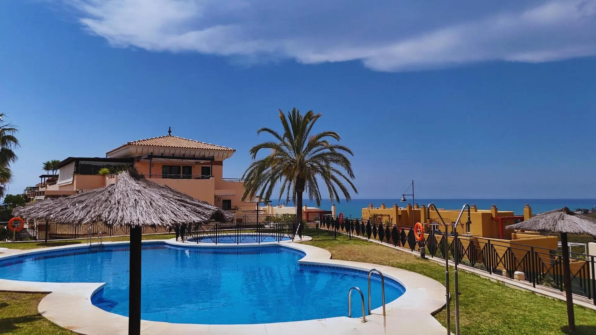 Costa Brisas Apartment Almayate Alto